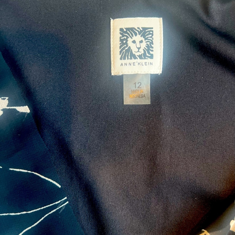 Anne Klein new dress. Size 12 -Beautiful material black with beige flowers. - Picture 3 of 4
